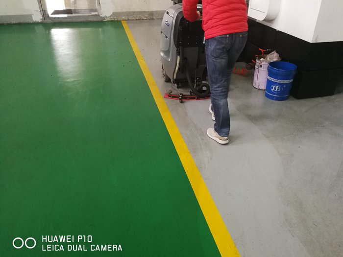 貴陽手推式洗地機用在工廠車間效果不錯